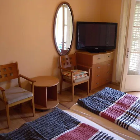 Apartment In 18536 *